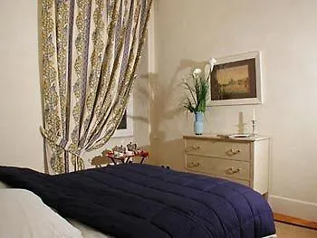 Nocleg ze śniadaniem Caesar House Residenze Romane
